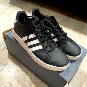 Adidas comfy sneakers